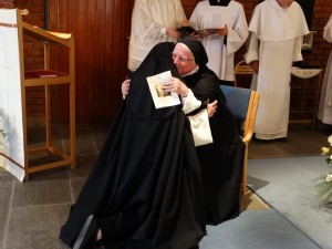 Sr Ingeborg-Maries løfter 4. Foto: Helge-Erik Solberg